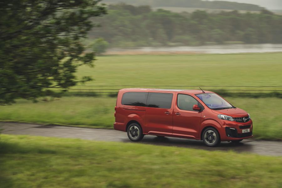  Vauxhall Vivaro Life 2019 года  (фото 2 из 28)